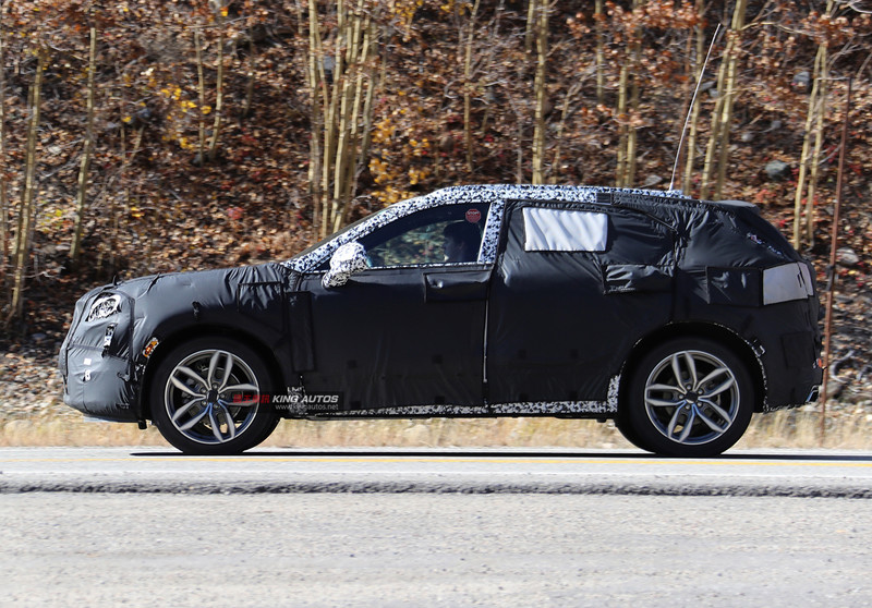 全新《Cadillac XT4》偽裝測試車捕捉 美式中型休旅預告2018 全新《Cadillac XT4》偽裝測試車捕捉 美式中型休旅預告2018