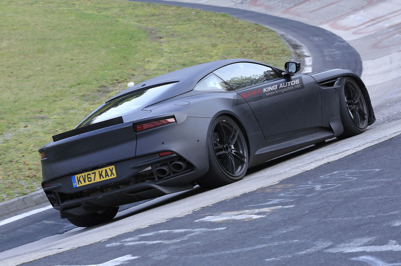 新一代《Aston Martin Vanquish》現身紐柏林賽道 最快明年下旬發表 新一代《Aston Martin Vanquish》現身紐柏林賽道 最快明年下旬發表