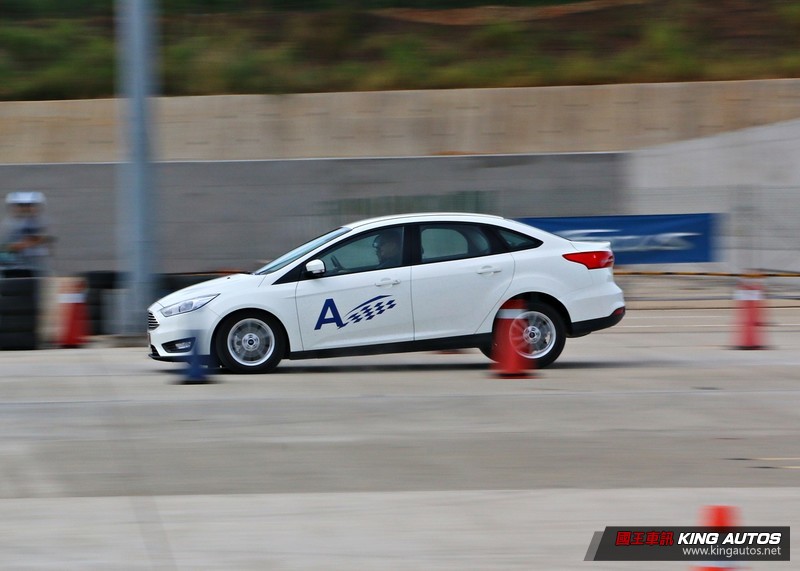 國產渦輪房車入替─《Ford Focus EcoBoost 180》四門版試駕報導 國產渦輪房車入替─《Ford Focus EcoBoost 180》四門版試駕報導