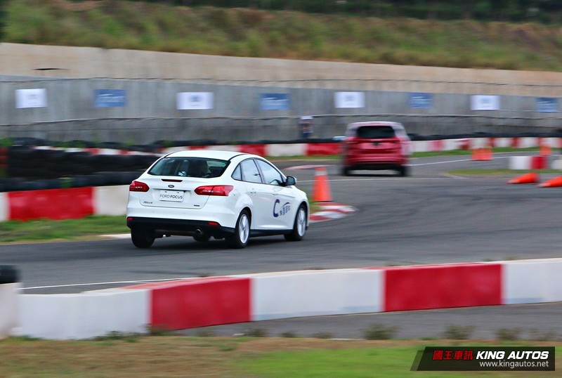 國產渦輪房車入替─《Ford Focus EcoBoost 180》四門版試駕報導 國產渦輪房車入替─《Ford Focus EcoBoost 180》四門版試駕報導
