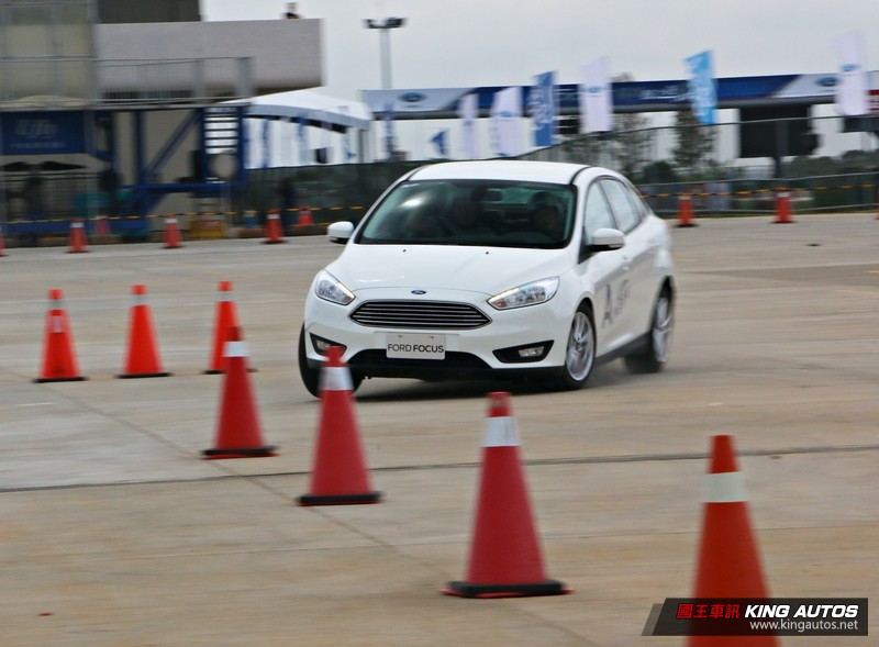 國產渦輪房車入替─《Ford Focus EcoBoost 180》四門版試駕報導 國產渦輪房車入替─《Ford Focus EcoBoost 180》四門版試駕報導