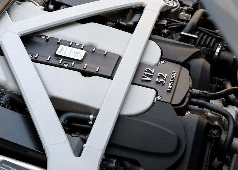 新一代《Aston Martin Vanquish》現身紐柏林賽道 最快明年下旬發表 新一代《Aston Martin Vanquish》現身紐柏林賽道 最快明年下旬發表