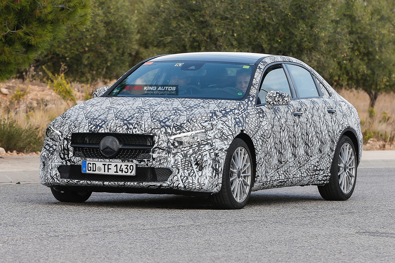 新一代《A-Class/A-Class Sedan/B-Class》偽裝車同時曝光 新世代NGCC車款密集測試中 新一代《A-Class/A-Class Sedan/B-Class》偽裝車同時曝光 新世代NGCC車款密集測試中