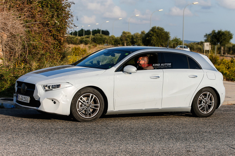 新一代《A-Class/A-Class Sedan/B-Class》偽裝車同時曝光 新世代NGCC車款密集測試中 新一代《A-Class/A-Class Sedan/B-Class》偽裝車同時曝光 新世代NGCC車款密集測試中