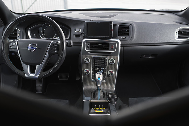 18年式《Volvo V60 Polestar WTCC Safety Car》登場 不僅安全還要更快 18年式《Volvo V60 Polestar WTCC Safety Car》登場 不僅安全還要更快