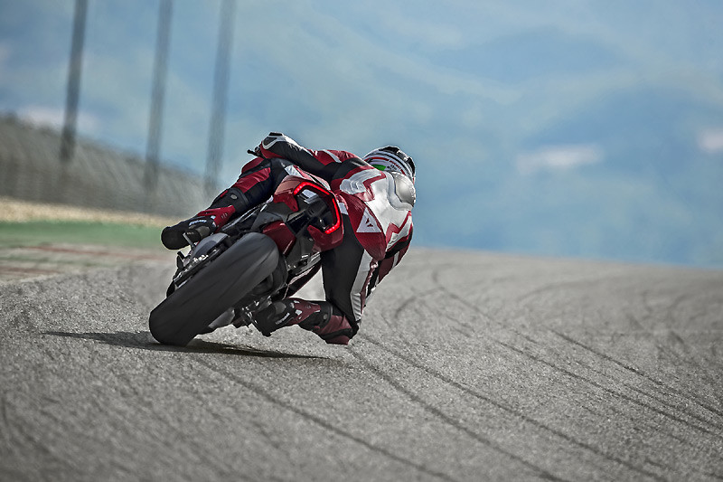 V4仿賽重出江湖 《Ducati Panigale V4》EICMA米蘭車展首演 V4仿賽重出江湖 《Ducati Panigale V4》EICMA米蘭車展首演