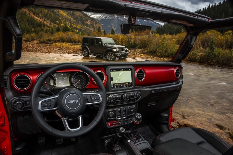 新世代《Jeep Wrangler》內裝照首度公開 完整規格洛杉磯車展發佈 新世代《Jeep Wrangler》內裝照首度公開 完整規格洛杉磯車展發佈