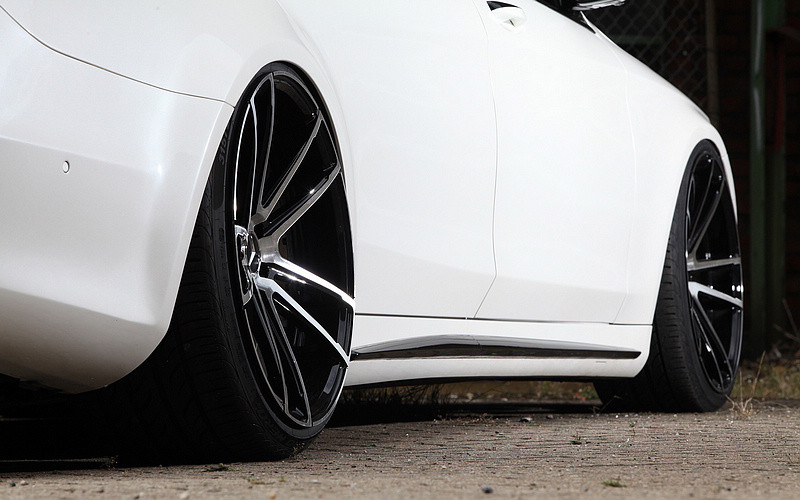 白星旗艦跑房 Inden Design操刀《Mercedes-AMG S 63》猛發705sp豪放動力 白星旗艦跑房 Inden Design操刀《Mercedes-AMG S 63》猛發705sp豪放動力