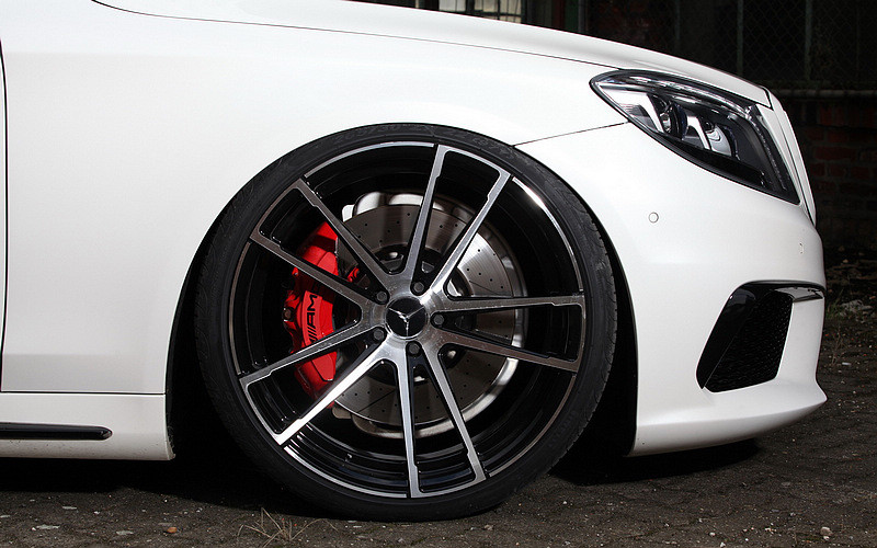 白星旗艦跑房 Inden Design操刀《Mercedes-AMG S 63》猛發705sp豪放動力 白星旗艦跑房 Inden Design操刀《Mercedes-AMG S 63》猛發705sp豪放動力