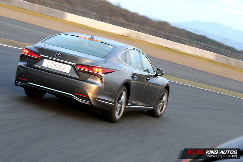十年磨一劍 ─ 全新第五代《Lexus LS 500h》富士賽道先行體驗 十年磨一劍 ─ 全新第五代《Lexus LS 500h》富士賽道先行體驗