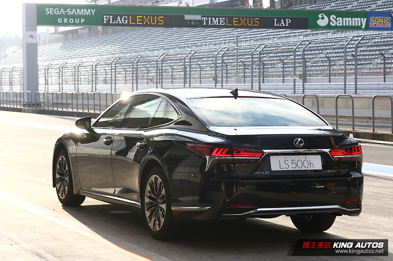 十年磨一劍 ─ 全新第五代《Lexus LS 500h》富士賽道先行體驗 十年磨一劍 ─ 全新第五代《Lexus LS 500h》富士賽道先行體驗