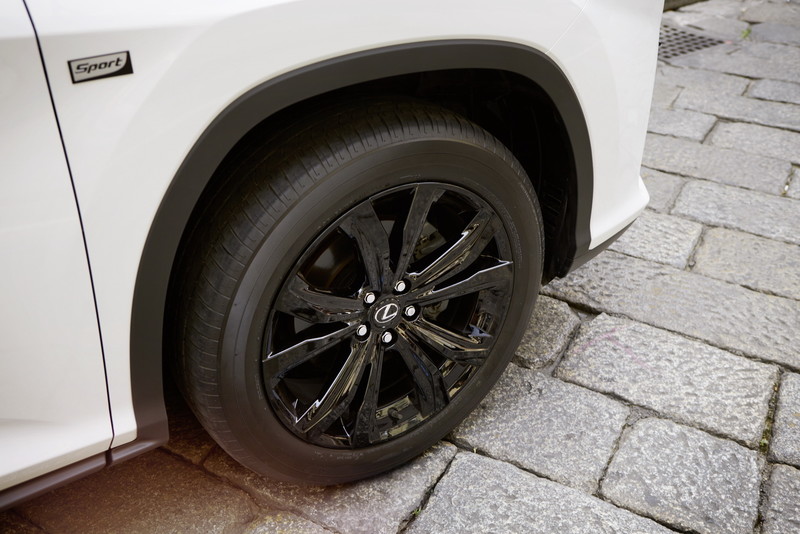 《Lexus RX》運動化Sport車型預告2018年2月歐洲登場 《Lexus RX》運動化Sport車型預告2018年2月歐洲登場