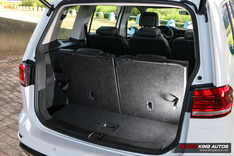 率性家庭號─《Volkswagen Touran 330 TDI R-Line》試駕報導 率性家庭號─《Volkswagen Touran 330 TDI R-Line》試駕報導
