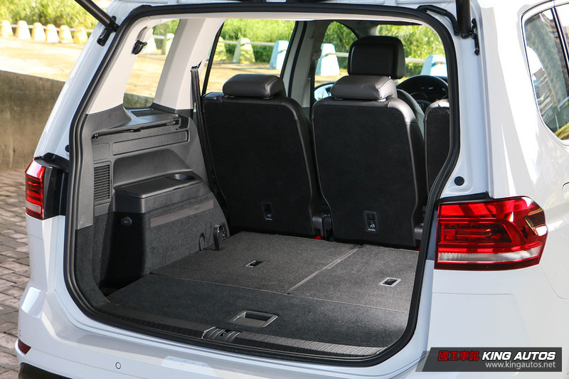 率性家庭號─《Volkswagen Touran 330 TDI R-Line》試駕報導 率性家庭號─《Volkswagen Touran 330 TDI R-Line》試駕報導