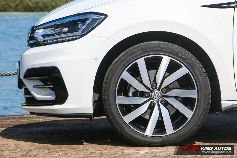 率性家庭號─《Volkswagen Touran 330 TDI R-Line》試駕報導 率性家庭號─《Volkswagen Touran 330 TDI R-Line》試駕報導