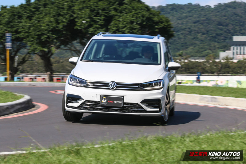 率性家庭號─《Volkswagen Touran 330 TDI R-Line》試駕報導 率性家庭號─《Volkswagen Touran 330 TDI R-Line》試駕報導