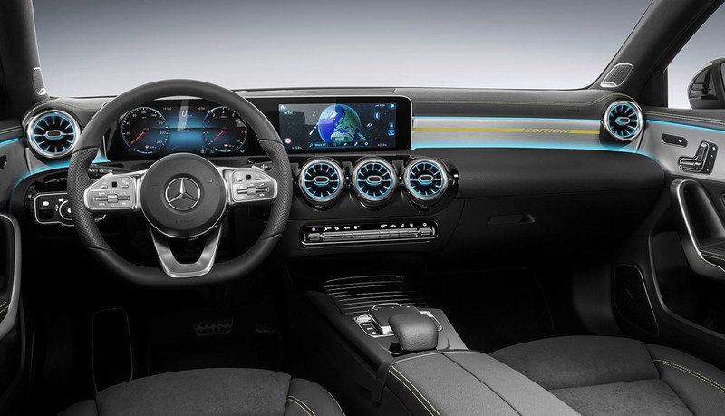 新世代《Mercedes-Benz A-Class》內裝曝光 大平板儀表設計強勢移植 新世代《Mercedes-Benz A-Class》內裝曝光 大平板儀表設計強勢移植