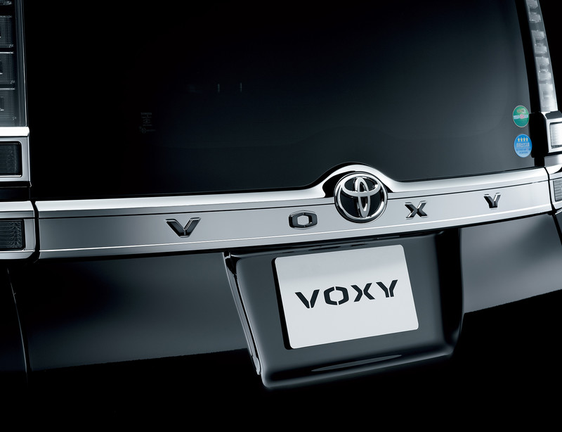 《Toyota Voxy 煌》日本特仕新成員閃亮登場