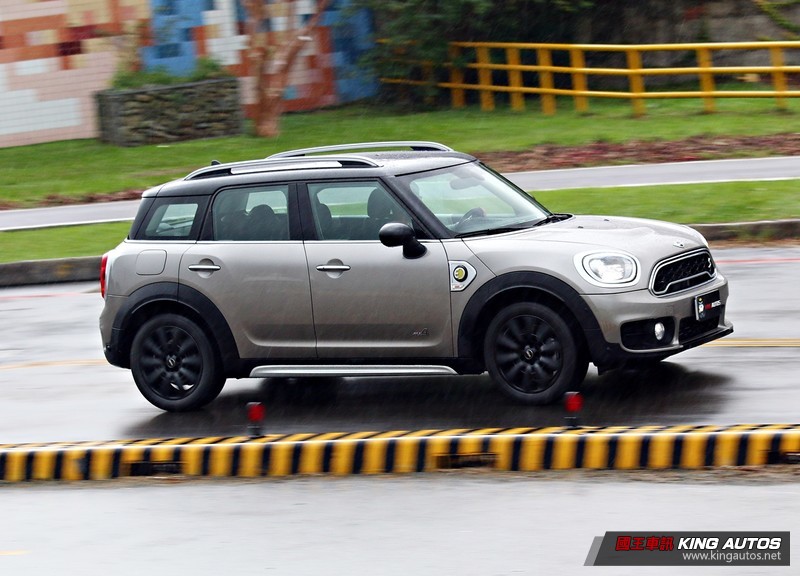 插電也能超有趣─《Mini Cooper SE Countryman ALL4》試駕 插電也能超有趣─《Mini Cooper SE Countryman ALL4》試駕