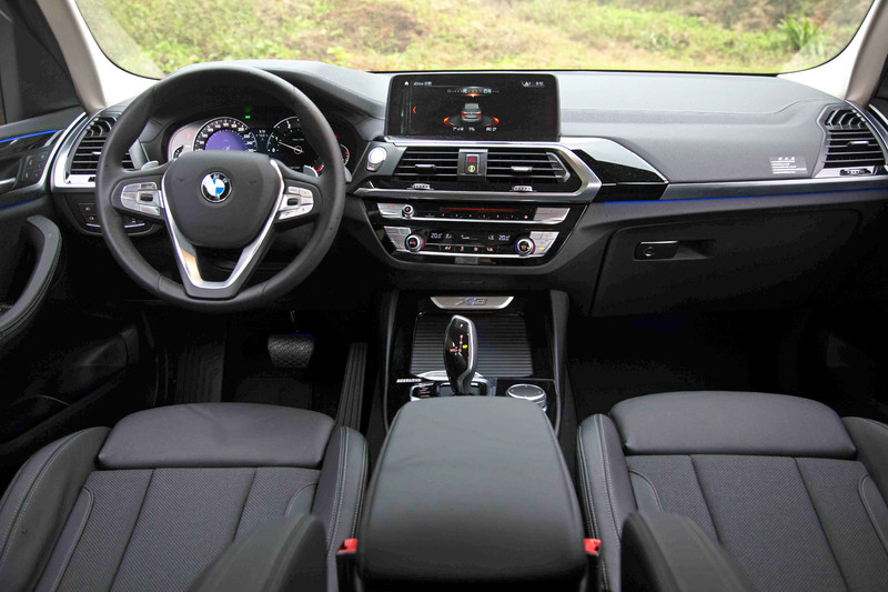 30i車型全面降價3萬元 新世代《BMW X3》239萬元起正式登台發表 30i車型全面降價3萬元 新世代《BMW X3》239萬元起正式登台發表