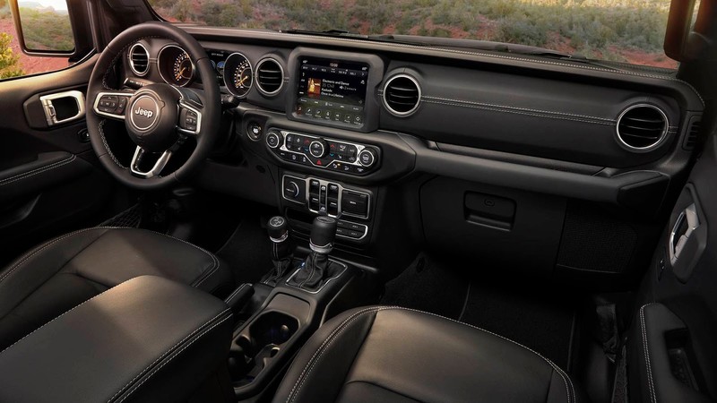 越野硬漢正式曝光 新一代《Jeep Wrangler》藍哥洛杉磯車展亮相 越野硬漢正式曝光 新一代《Jeep Wrangler》藍哥洛杉磯車展亮相