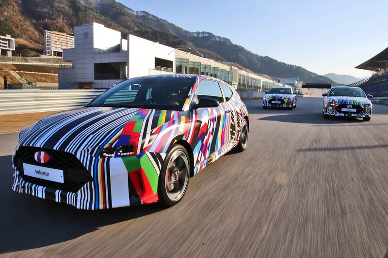 偽裝廠照提前釋出 新一代《Hyundai Veloster》可望明年底特律車展亮相 偽裝廠照提前釋出 新一代《Hyundai Veloster》可望明年底特律車展亮相
