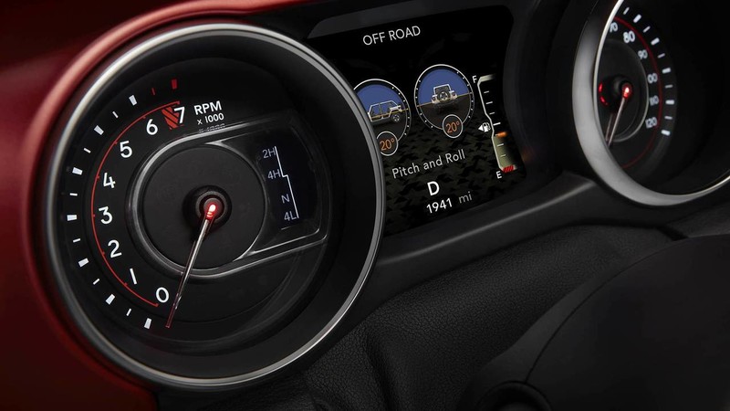 越野硬漢正式曝光 新一代《Jeep Wrangler》藍哥洛杉磯車展亮相 越野硬漢正式曝光 新一代《Jeep Wrangler》藍哥洛杉磯車展亮相