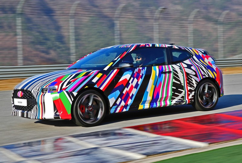 偽裝廠照提前釋出 新一代《Hyundai Veloster》可望明年底特律車展亮相 偽裝廠照提前釋出 新一代《Hyundai Veloster》可望明年底特律車展亮相