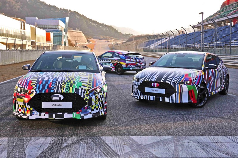 偽裝廠照提前釋出 新一代《Hyundai Veloster》可望明年底特律車展亮相 偽裝廠照提前釋出 新一代《Hyundai Veloster》可望明年底特律車展亮相