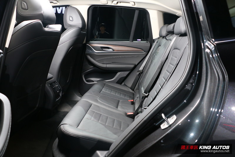 30i車型全面降價3萬元 新世代《BMW X3》239萬元起正式登台發表 30i車型全面降價3萬元 新世代《BMW X3》239萬元起正式登台發表