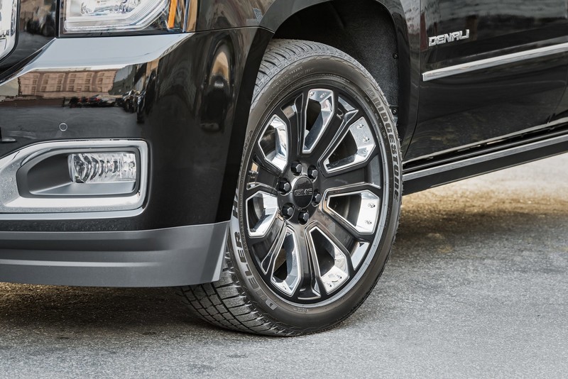 《GMC Yukon Denali Ultimate Black Edition》洛杉磯車展酷黑登場 《GMC Yukon Denali Ultimate Black Edition》洛杉磯車展酷黑登場