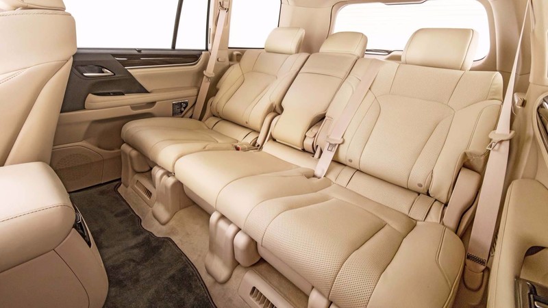 《Lexus LX 570》推出5人座車型 行李廂最大可達1430公升 《Lexus LX 570》推出5人座車型 行李廂最大可達1430公升