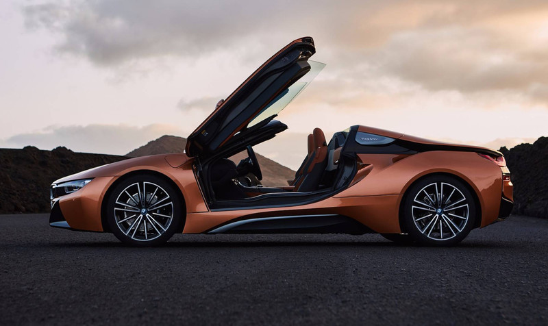 上空版《BMW i8 Roadster》洛杉磯車展首演 小改款《i8 Coupe》同步登場 上空版《BMW i8 Roadster》洛杉磯車展首演 小改款《i8 Coupe》同步登場