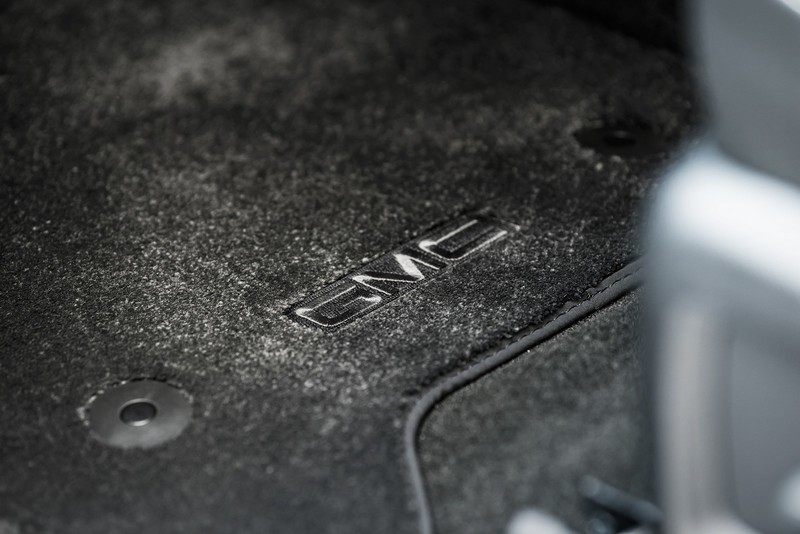《GMC Yukon Denali Ultimate Black Edition》洛杉磯車展酷黑登場 《GMC Yukon Denali Ultimate Black Edition》洛杉磯車展酷黑登場