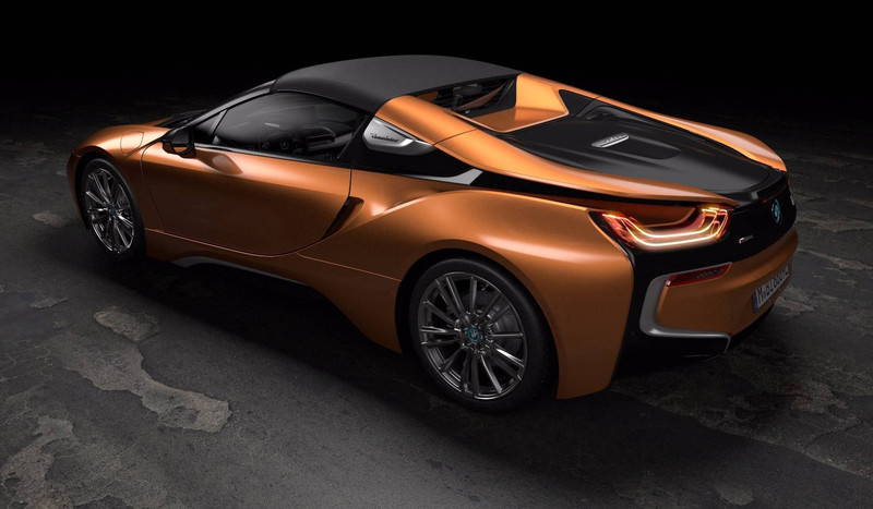上空版《BMW i8 Roadster》洛杉磯車展首演 小改款《i8 Coupe》同步登場 上空版《BMW i8 Roadster》洛杉磯車展首演 小改款《i8 Coupe》同步登場