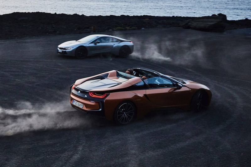 上空版《BMW i8 Roadster》洛杉磯車展首演 小改款《i8 Coupe》同步登場 上空版《BMW i8 Roadster》洛杉磯車展首演 小改款《i8 Coupe》同步登場