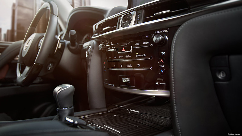 《Lexus LX 570》推出5人座車型 行李廂最大可達1430公升 《Lexus LX 570》推出5人座車型 行李廂最大可達1430公升