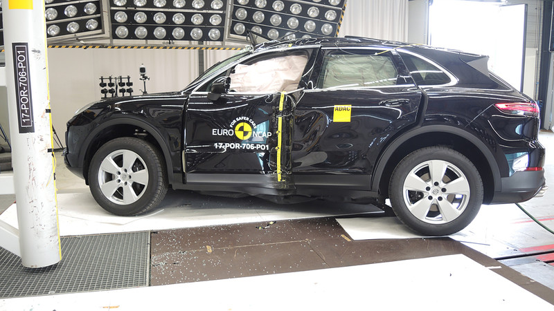 3代《Porsche Cayenne》獲Euro NCAP五星肯定 臺灣339.8萬起預售接單中 3代《Porsche Cayenne》獲Euro NCAP五星肯定 臺灣339.8萬起預售接單中