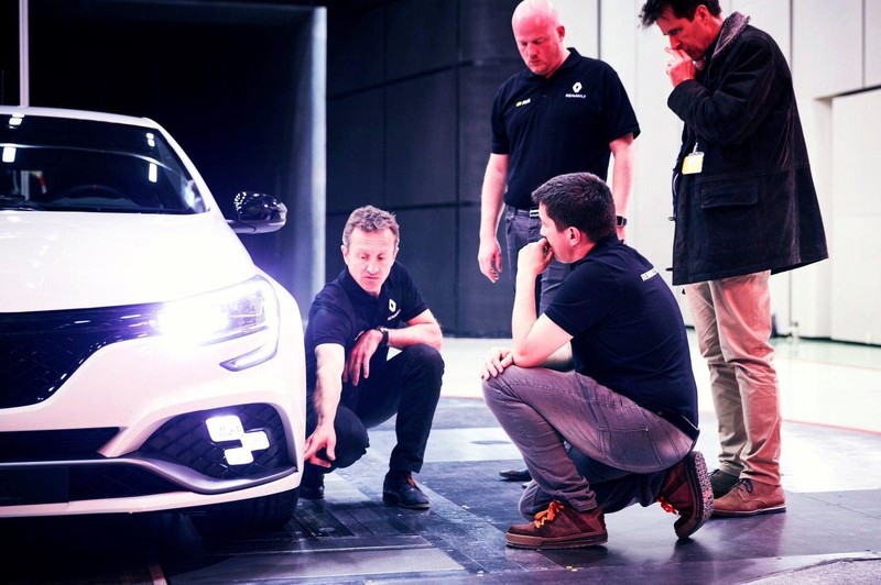 新一代《Mégane R.S.》準備問鼎最速前驅寶座?《Renault》公佈開發影片宣示實力 新一代《Mégane R.S.》準備問鼎最速前驅寶座?《Renault》公佈開發影片宣示實力