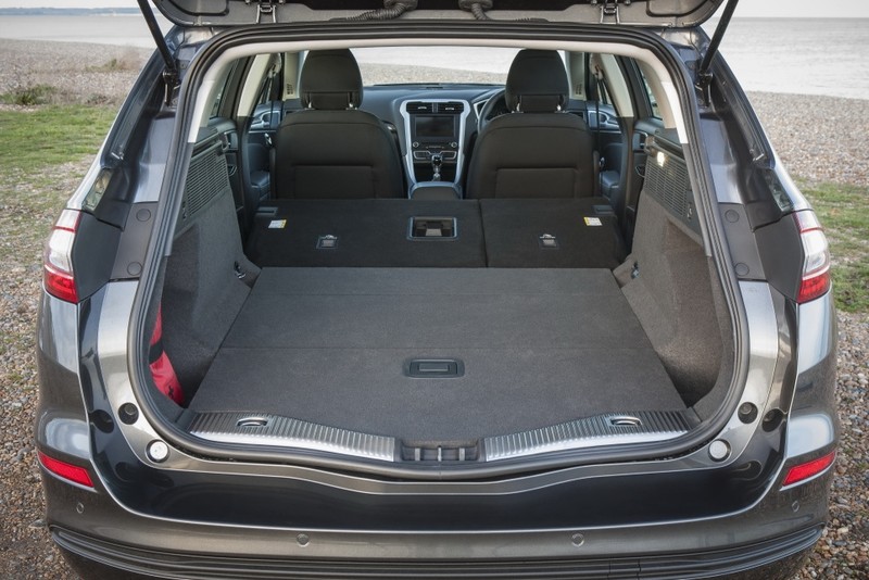 《Ford Mondeo Wagon》預告明天12/8正式亮相 銷售端以140萬元提前接單 《Ford Mondeo Wagon》預告明天12/8正式亮相 銷售端以140萬元提前接單