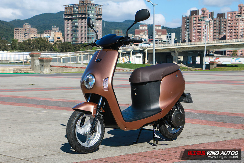 全開奔馳無所保留─《emoving Shine》試駕報導 全開奔馳無所保留─《emoving Shine》試駕報導