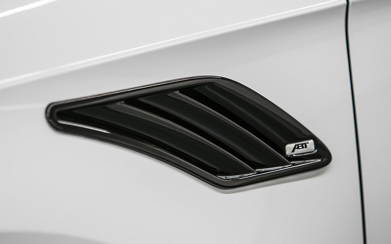 500hp級數性能上身 ABT操刀《Audi RS 3 Sportback》創造究極四環鋼砲 500hp級數性能上身 ABT操刀《Audi RS 3 Sportback》創造究極四環鋼砲