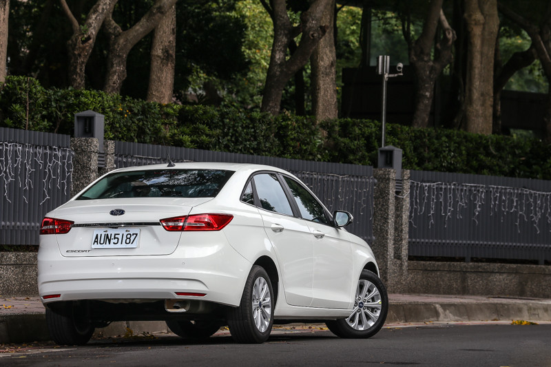誰說幸福代價是天價?Ford Escort重新定義家庭房車真價值 誰說幸福代價是天價?Ford Escort重新定義家庭房車真價值