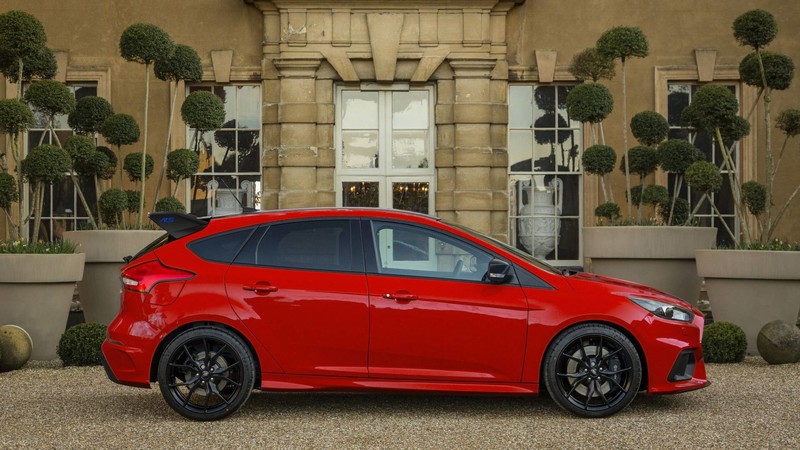 聖誕老人坐駕新選擇 《Ford》推出《Focus RS Red Edition》聖誕紅特別版 聖誕老人坐駕新選擇 《Ford》推出《Focus RS Red Edition》聖誕紅特別版