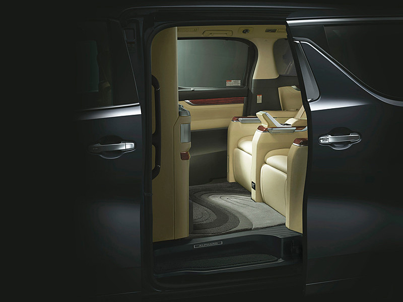 400萬級私密享受 《Toyota Alphard Royal Lounge》四人座完裝車同步發表 400萬級私密享受 《Toyota Alphard Royal Lounge》四人座完裝車同步發表