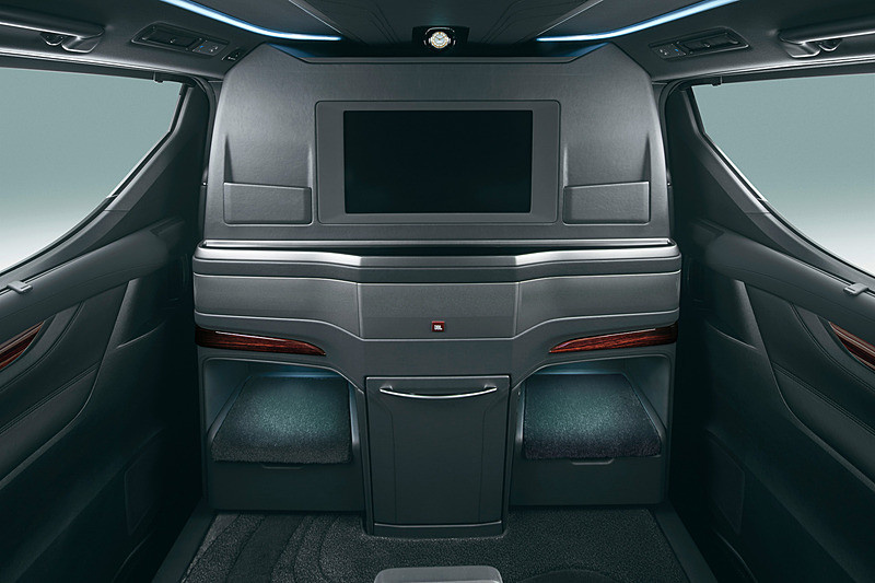 400萬級私密享受 《Toyota Alphard Royal Lounge》四人座完裝車同步發表 400萬級私密享受 《Toyota Alphard Royal Lounge》四人座完裝車同步發表