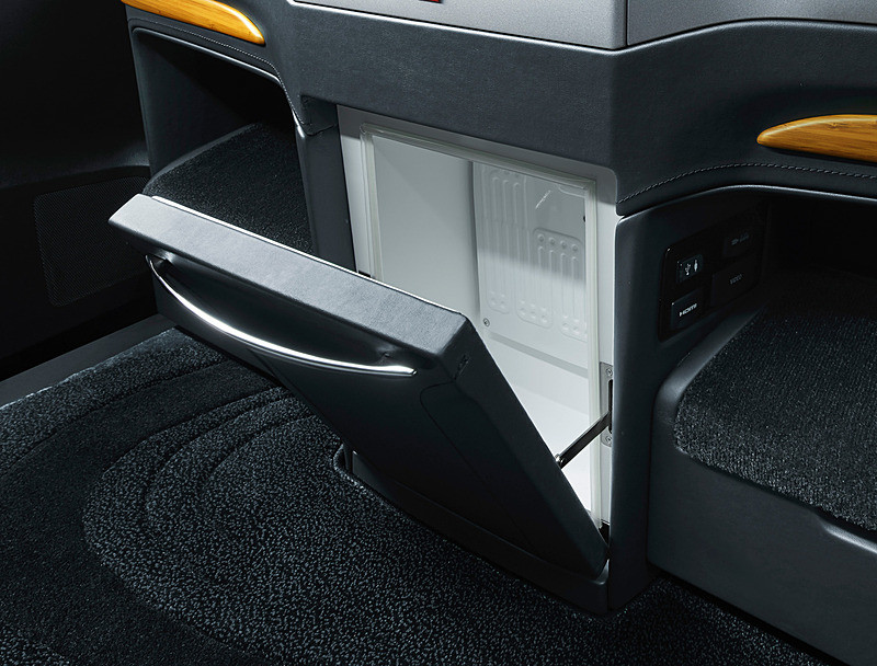 400萬級私密享受 《Toyota Alphard Royal Lounge》四人座完裝車同步發表 400萬級私密享受 《Toyota Alphard Royal Lounge》四人座完裝車同步發表