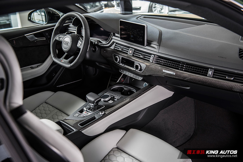 2018台北車展:《Audi RS 5 Coupé與SQ7 TDI》攜手上市 新世代《A8》預售同步開跑 2018台北車展:《Audi RS 5 Coupé與SQ7 TDI》攜手上市 新世代《A8》預售同步開跑