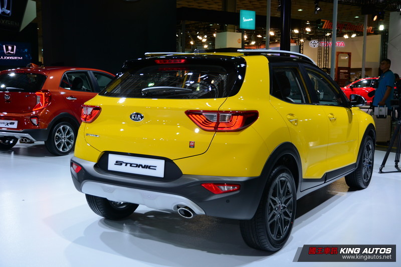 2018台北車展:《Kia》性能轎跑《Stinger》正式襲台 跨界休旅《Stonic》同步登場 2018台北車展:《Kia》性能轎跑《Stinger》正式襲台 跨界休旅《Stonic》同步登場