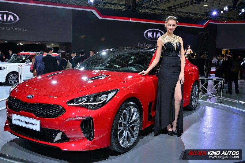 2018台北車展:《Kia》性能轎跑《Stinger》正式襲台 跨界休旅《Stonic》同步登場 2018台北車展:《Kia》性能轎跑《Stinger》正式襲台 跨界休旅《Stonic》同步登場